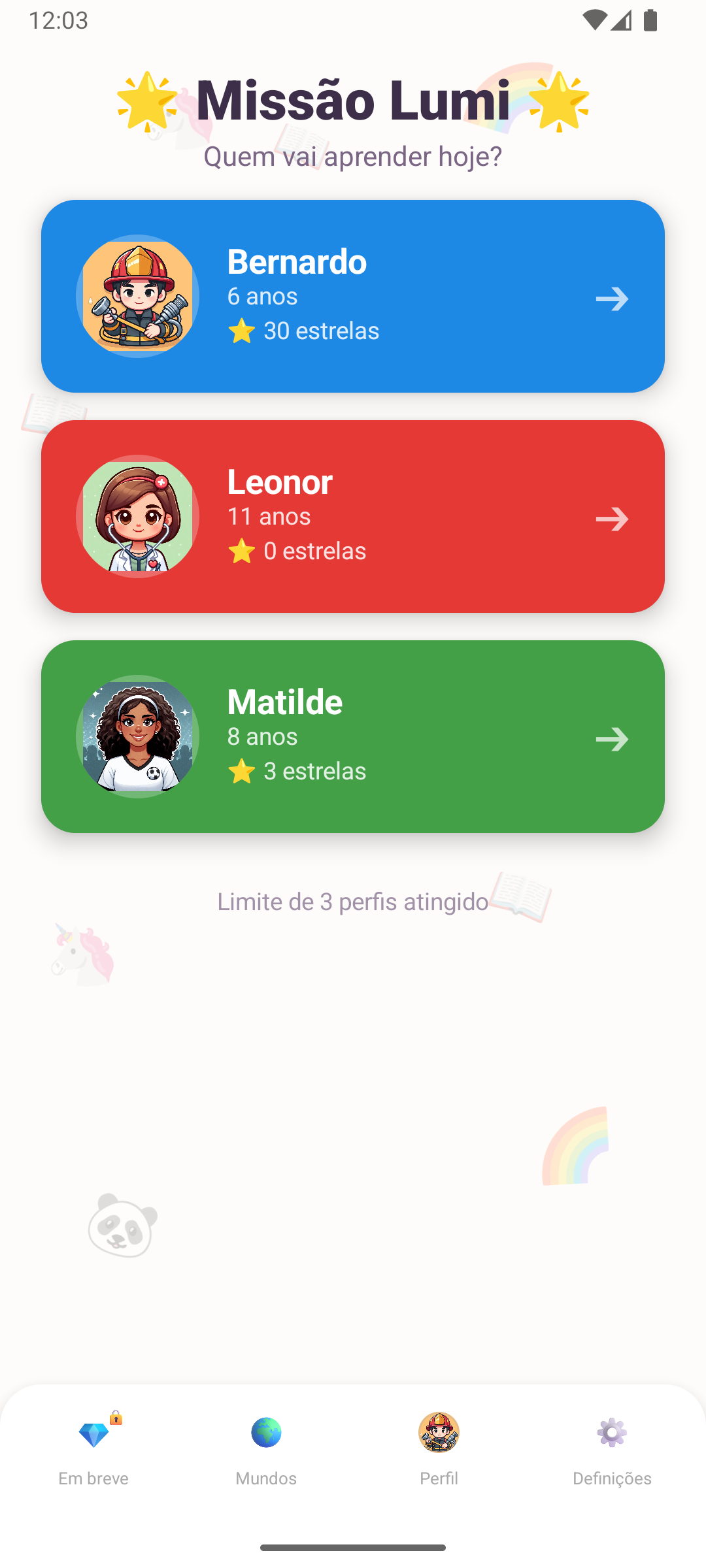 Ecrã de escolha de perfil: «Quem vai aprender hoje?», com três perfis de crianças, cada um com a sua idade e estrelas.